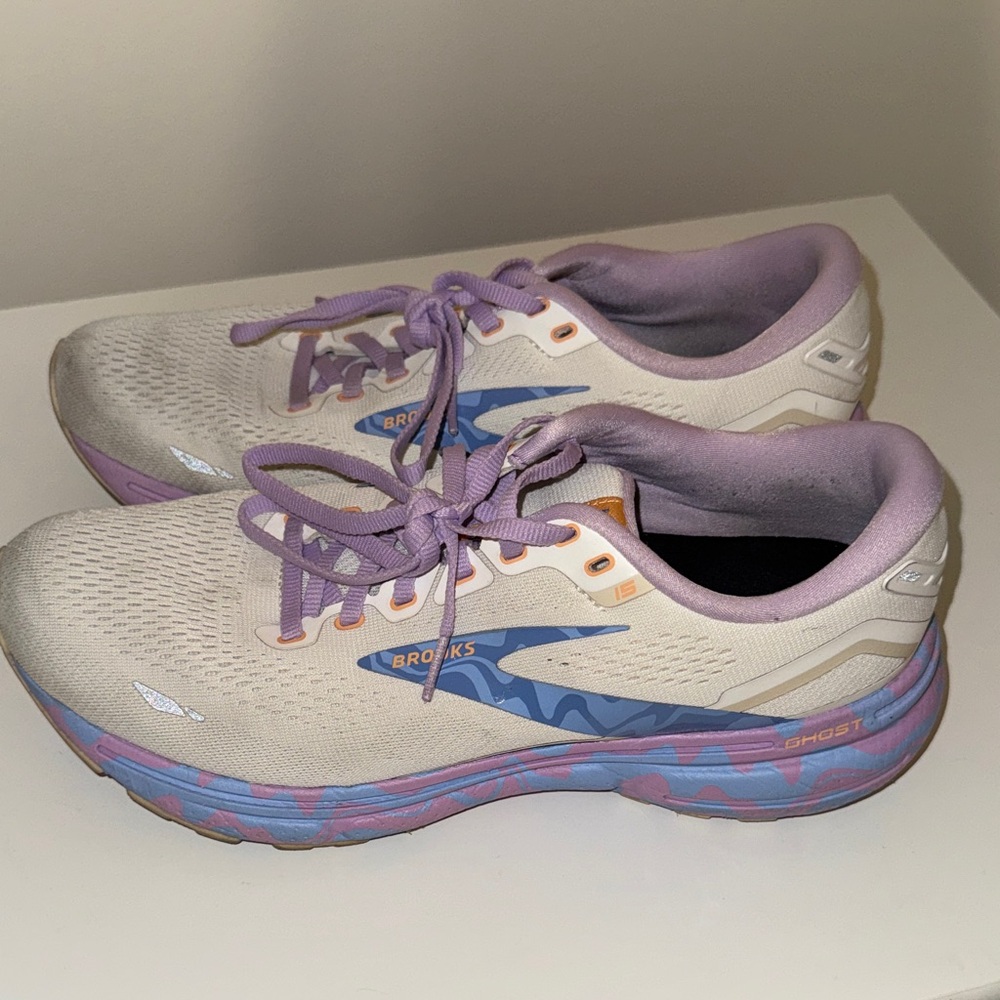 Brooks Women's Ghost 15 Athletic Shoes